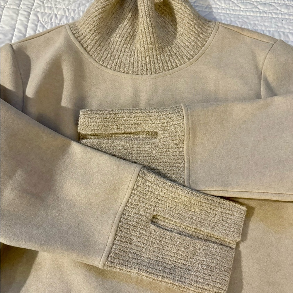 NWT Banana Republic Melton Turtleneck Sweater, SP - Picture 5 of 8